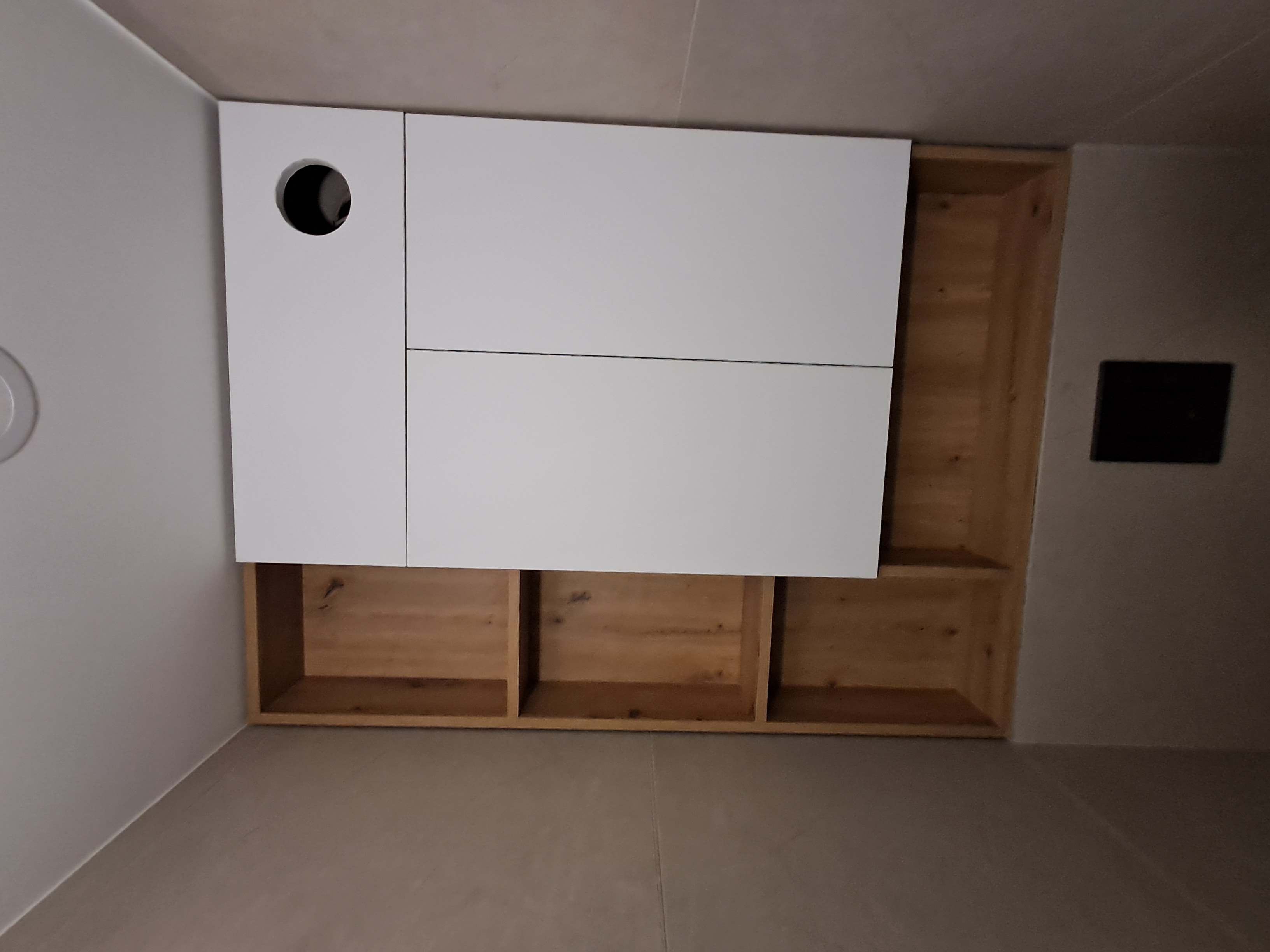 ПВЦ шкаф за баня